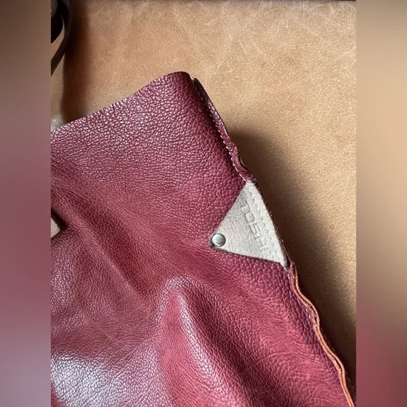 Vintage vibes red maroon brown soft leather tote Toshi minimal designer luxe - Picture 11 of 17